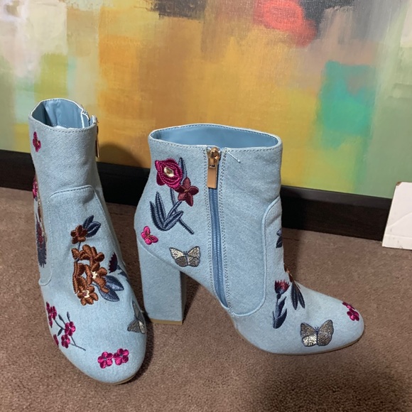 COPY - NEW DENIM EMBROIDERED ANKLE BOOTS - Picture 2 of 7